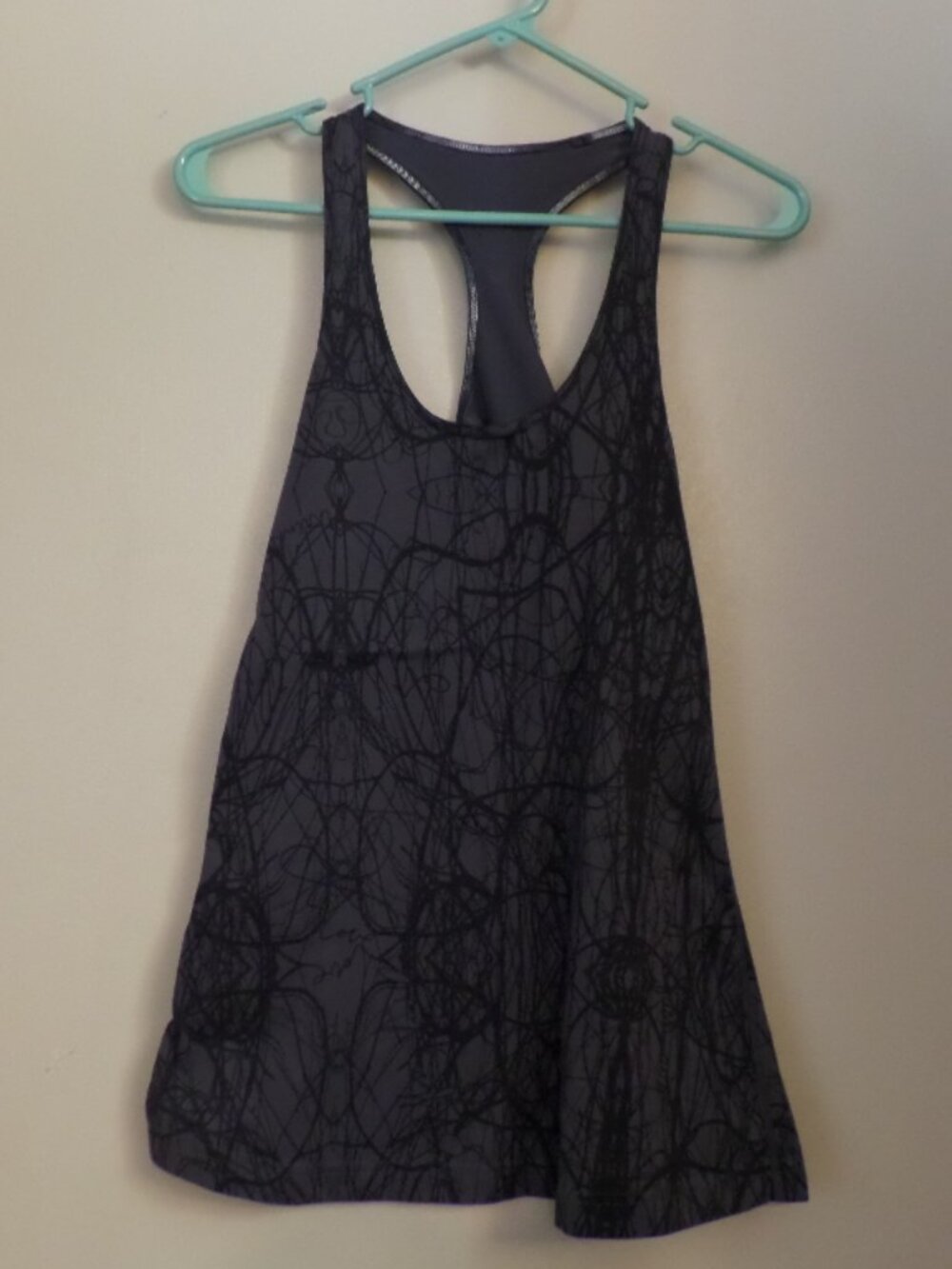 Lululemon Cool racerback “Nesting Birds” Tank – Size XS